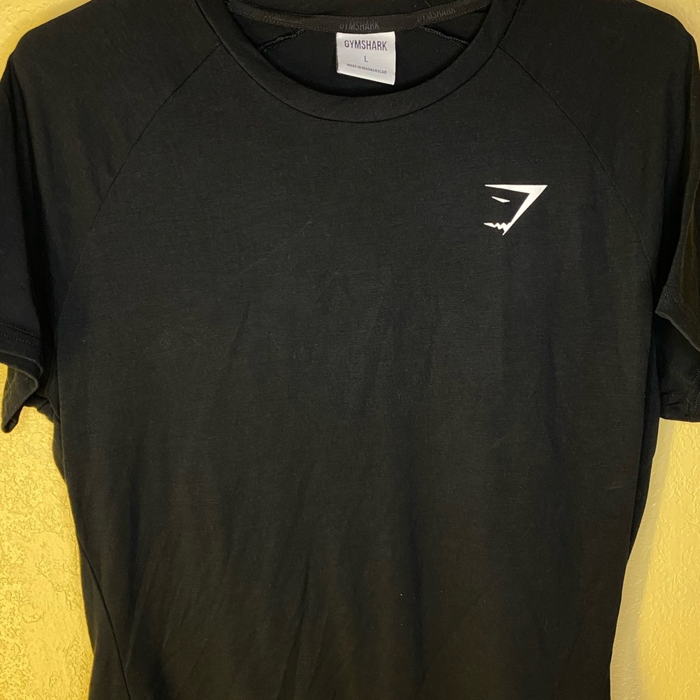 GYMSHARK Men’s Black Logo Tee